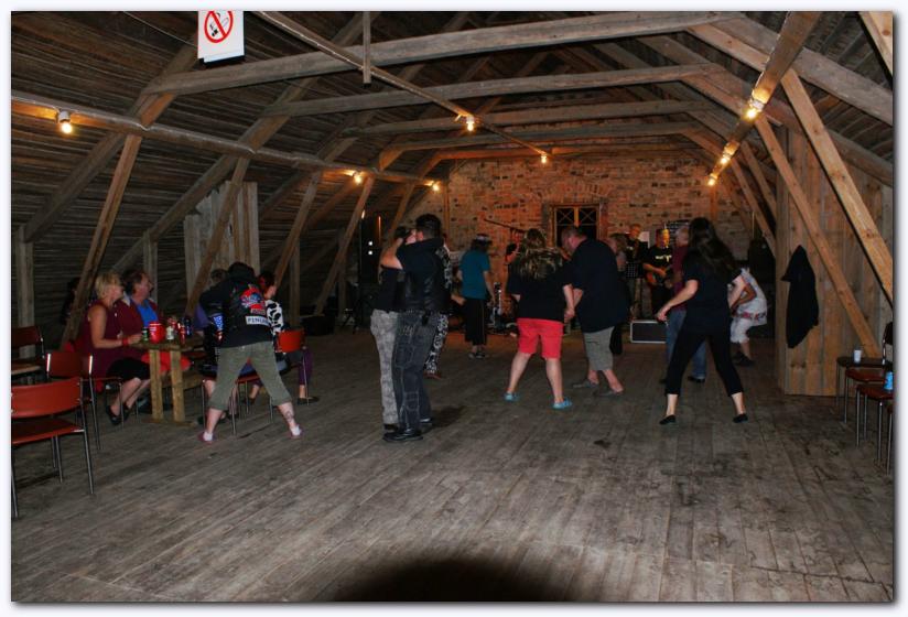 802x537 pixels (73K)